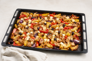Griekse-traybake-met-kip-aardappeltjes-en-feta